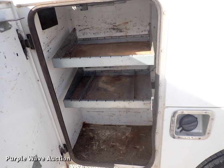 image for item DC4079 2005 Chevrolet Silverado 3500  utility bed pickup truck