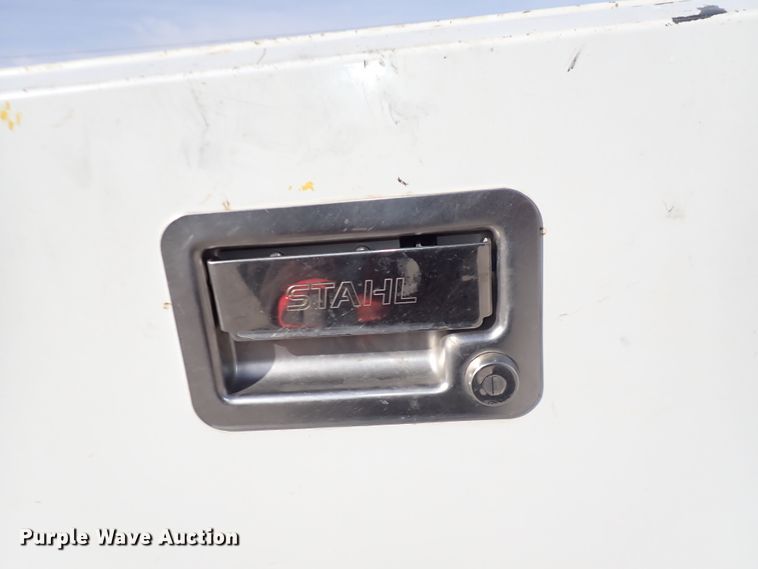 image for item DC4079 2005 Chevrolet Silverado 3500  utility bed pickup truck