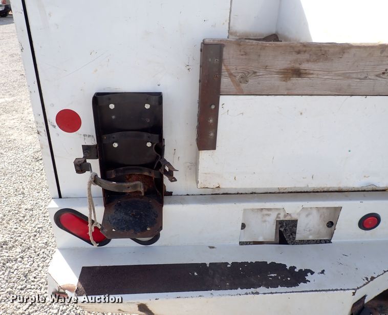 image for item DC4079 2005 Chevrolet Silverado 3500  utility bed pickup truck