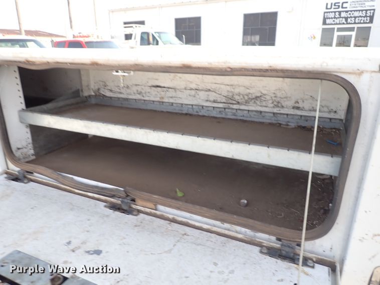 image for item DC4079 2005 Chevrolet Silverado 3500  utility bed pickup truck