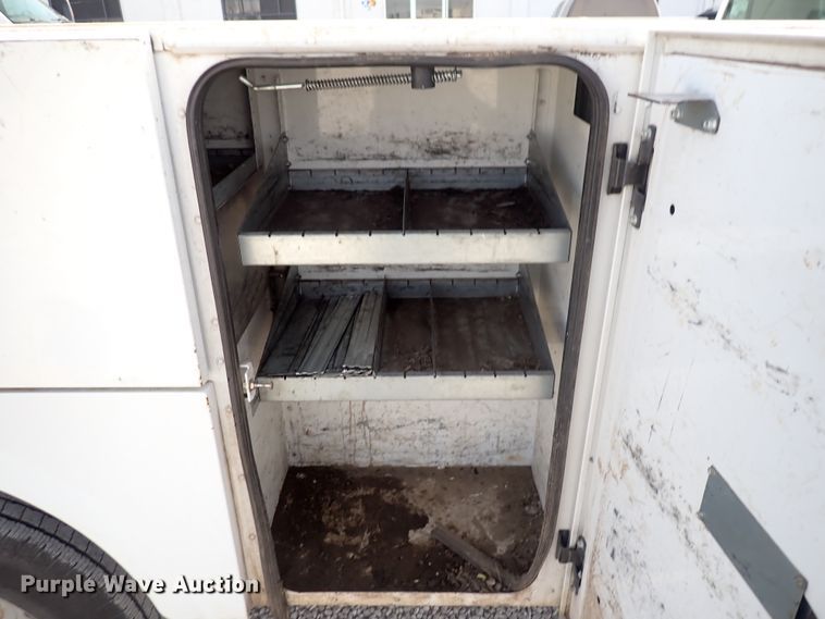 image for item DC4079 2005 Chevrolet Silverado 3500  utility bed pickup truck