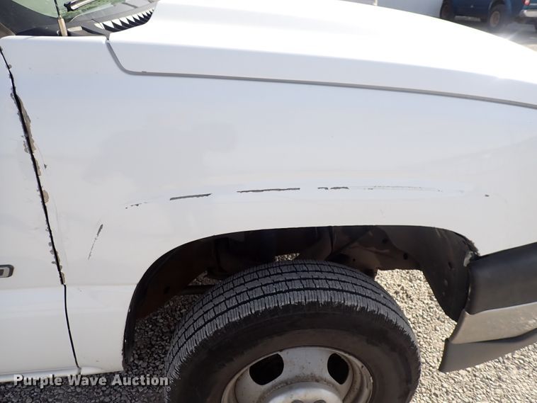 image for item DC4079 2005 Chevrolet Silverado 3500  utility bed pickup truck