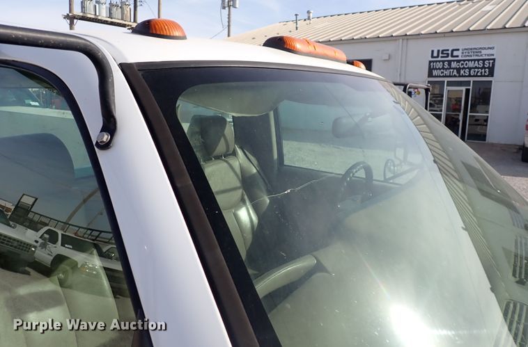 image for item DC4079 2005 Chevrolet Silverado 3500  utility bed pickup truck