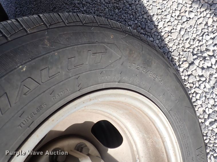 image for item DC4079 2005 Chevrolet Silverado 3500  utility bed pickup truck