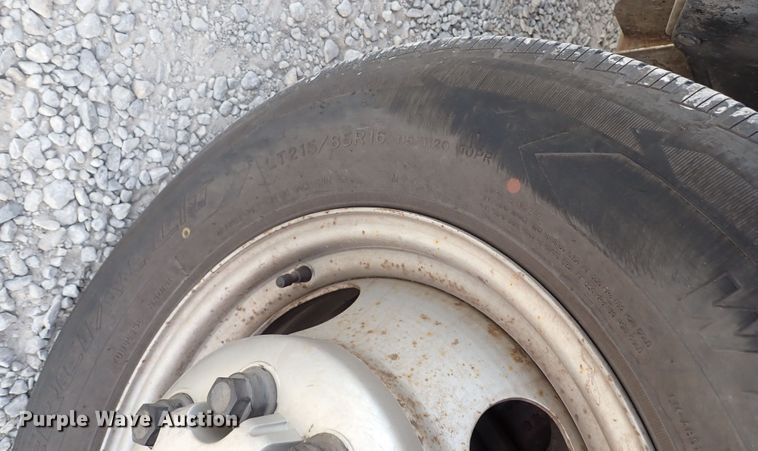 image for item DC4079 2005 Chevrolet Silverado 3500  utility bed pickup truck