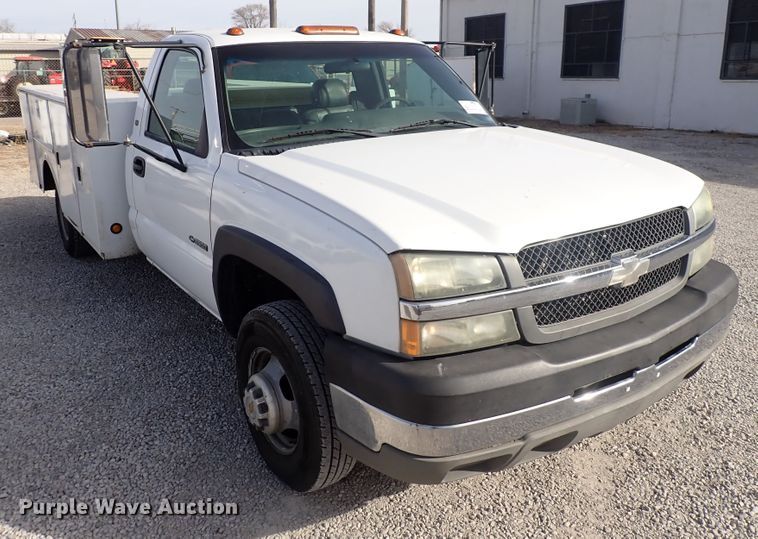 image for item DC4080 2003 Chevrolet Silverado 3500  utility bed pickup truck