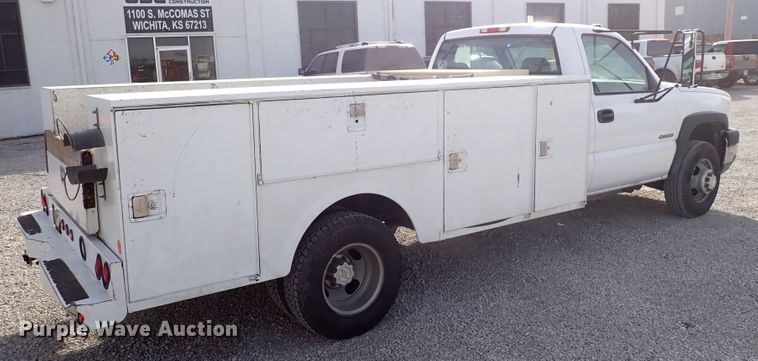 image for item DC4080 2003 Chevrolet Silverado 3500  utility bed pickup truck