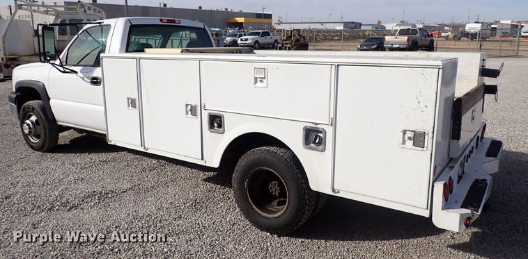 image for item DC4080 2003 Chevrolet Silverado 3500  utility bed pickup truck