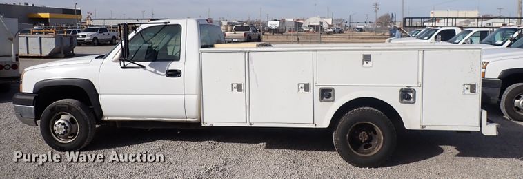 image for item DC4080 2003 Chevrolet Silverado 3500  utility bed pickup truck