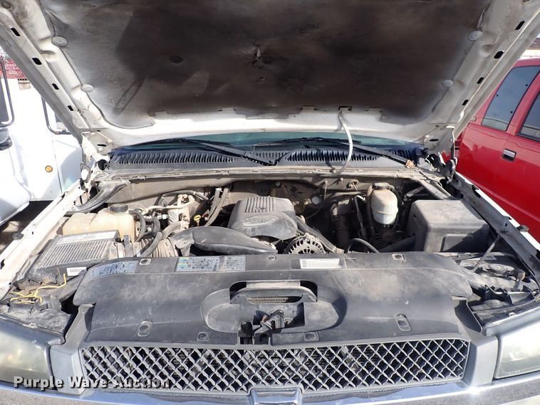 image for item DC4080 2003 Chevrolet Silverado 3500  utility bed pickup truck