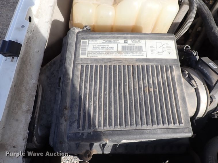 image for item DC4080 2003 Chevrolet Silverado 3500  utility bed pickup truck