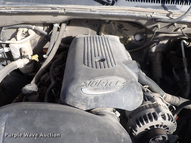 image for item DC4080 2003 Chevrolet Silverado 3500  utility bed pickup truck