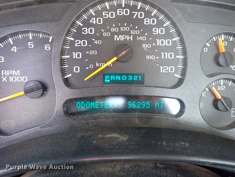 image for item DC4080 2003 Chevrolet Silverado 3500  utility bed pickup truck