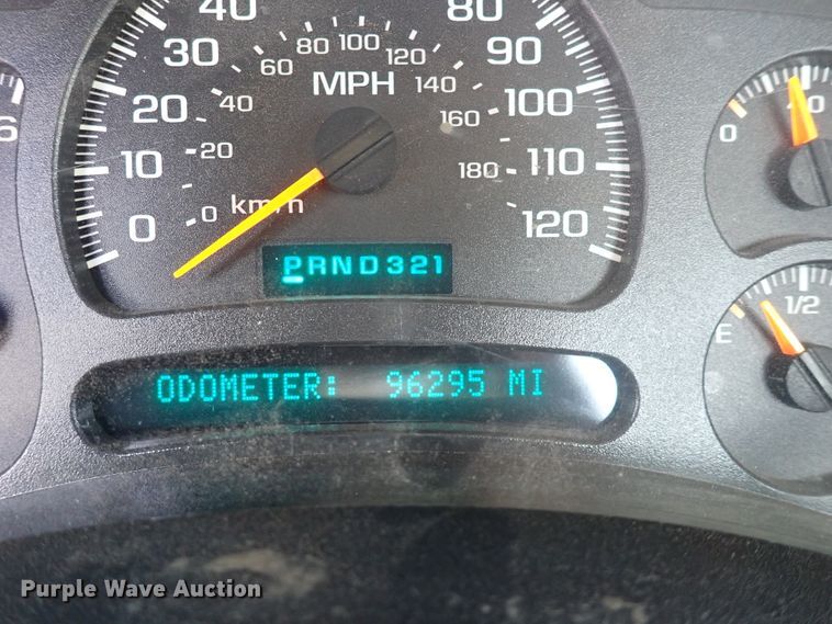 image for item DC4080 2003 Chevrolet Silverado 3500  utility bed pickup truck