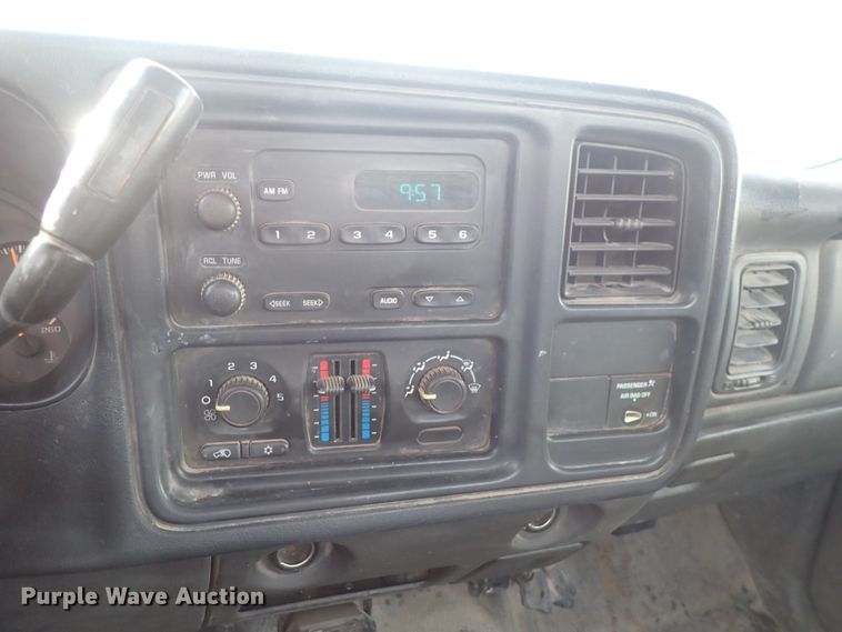 image for item DC4080 2003 Chevrolet Silverado 3500  utility bed pickup truck