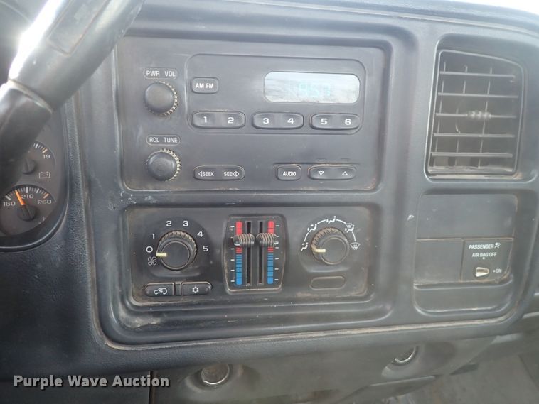 image for item DC4080 2003 Chevrolet Silverado 3500  utility bed pickup truck