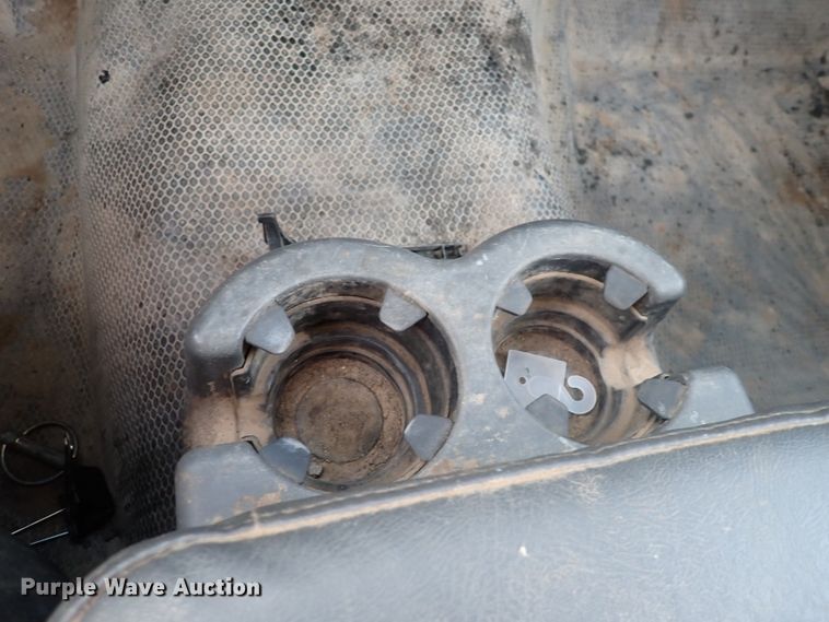 image for item DC4080 2003 Chevrolet Silverado 3500  utility bed pickup truck