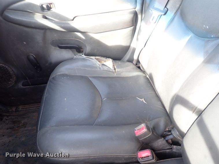 image for item DC4080 2003 Chevrolet Silverado 3500  utility bed pickup truck