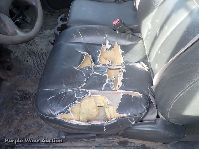 image for item DC4080 2003 Chevrolet Silverado 3500  utility bed pickup truck