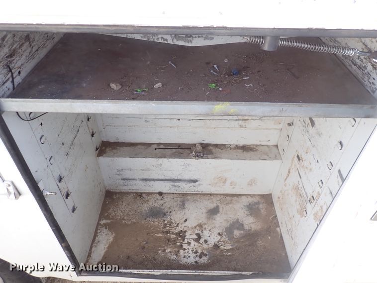 image for item DC4080 2003 Chevrolet Silverado 3500  utility bed pickup truck