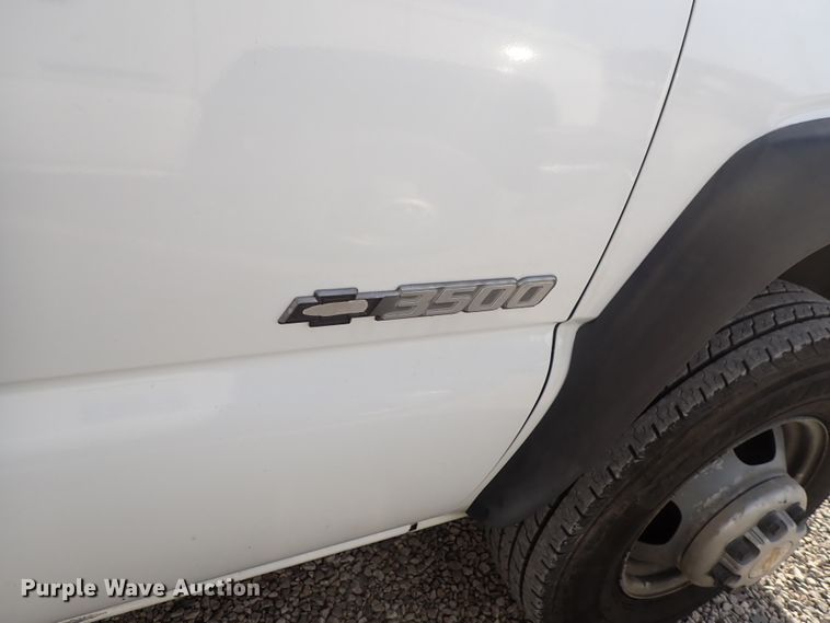 image for item DC4080 2003 Chevrolet Silverado 3500  utility bed pickup truck