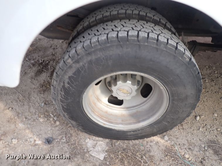 image for item DC4080 2003 Chevrolet Silverado 3500  utility bed pickup truck