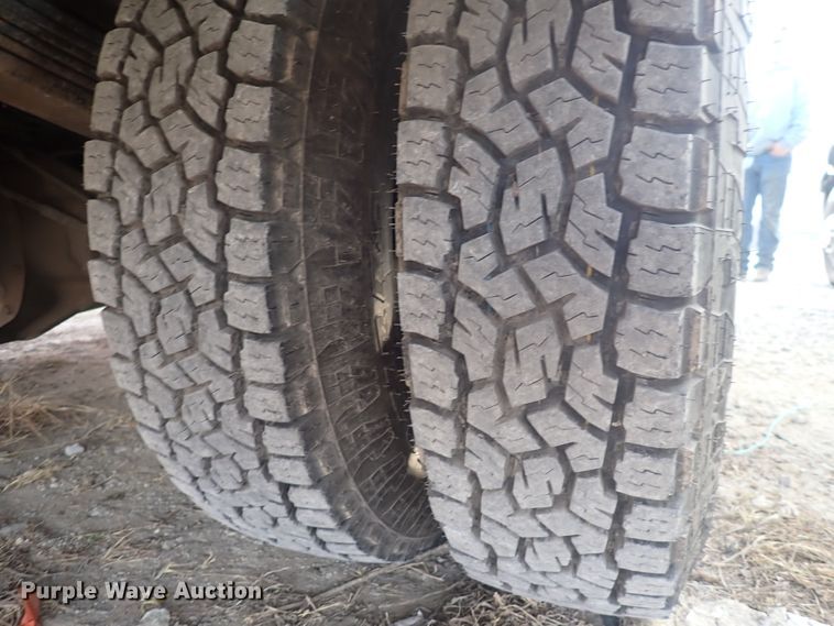 image for item DC4080 2003 Chevrolet Silverado 3500  utility bed pickup truck