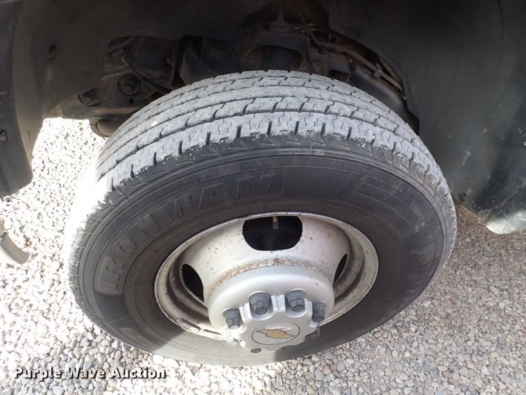 image for item DC4080 2003 Chevrolet Silverado 3500  utility bed pickup truck