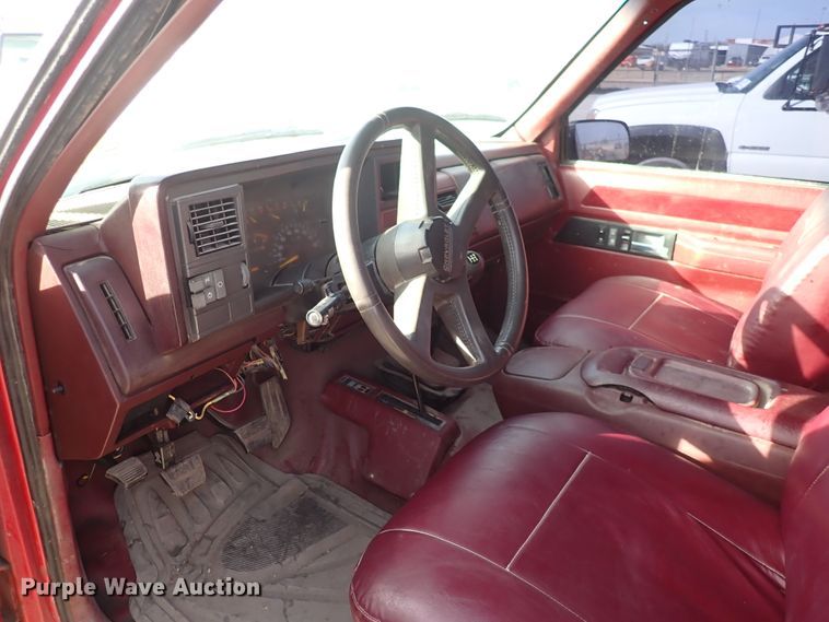 image for item DC4081 1992 Chevrolet K3500  flatbed pickup truck