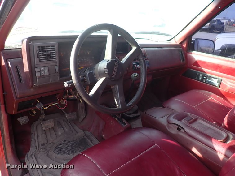 image for item DC4081 1992 Chevrolet K3500  flatbed pickup truck