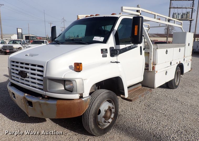 image for item DC4082 2003 Chevrolet C4500  utility / service truck