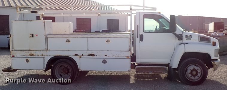 image for item DC4082 2003 Chevrolet C4500  utility / service truck