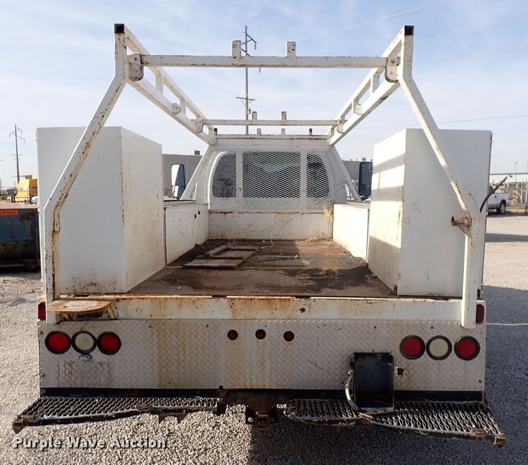 image for item DC4082 2003 Chevrolet C4500  utility / service truck