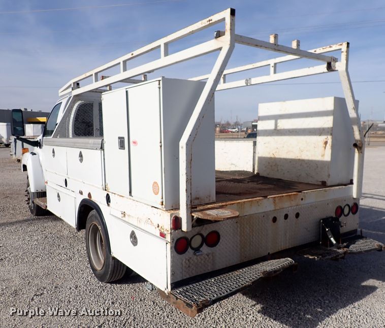 image for item DC4082 2003 Chevrolet C4500  utility / service truck