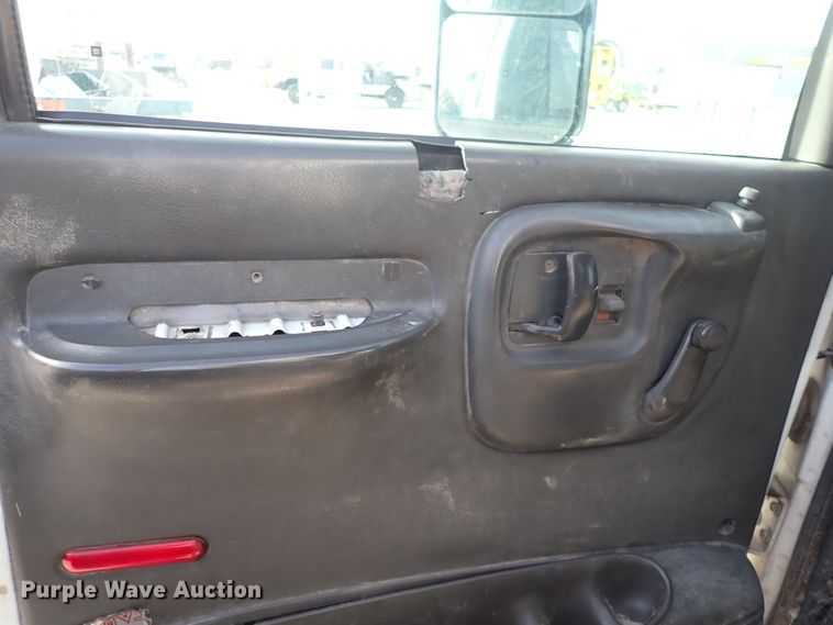 image for item DC4082 2003 Chevrolet C4500  utility / service truck