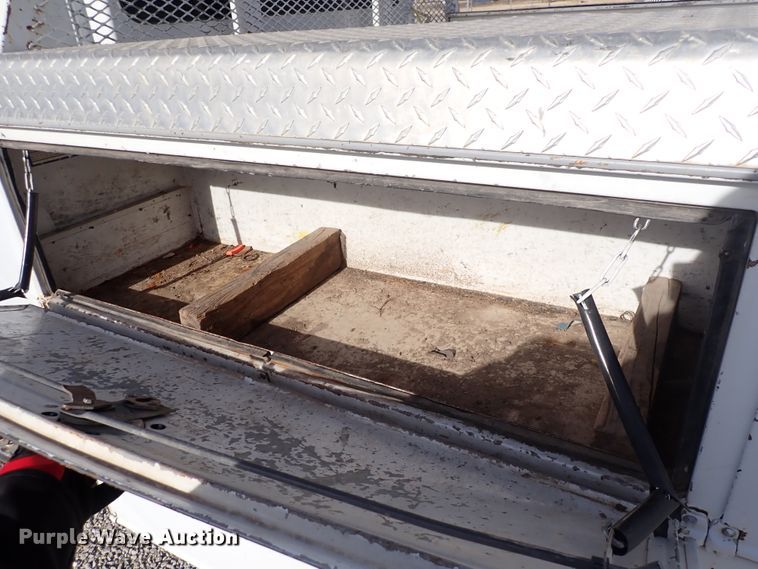 image for item DC4082 2003 Chevrolet C4500  utility / service truck