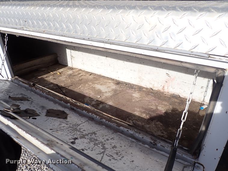 image for item DC4082 2003 Chevrolet C4500  utility / service truck