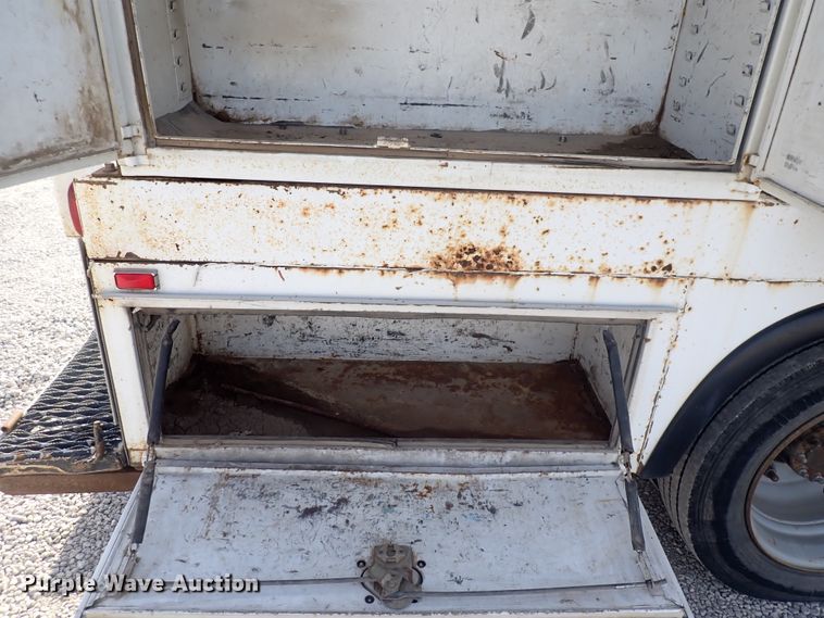 image for item DC4082 2003 Chevrolet C4500  utility / service truck