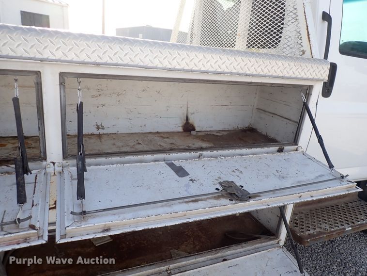 image for item DC4082 2003 Chevrolet C4500  utility / service truck