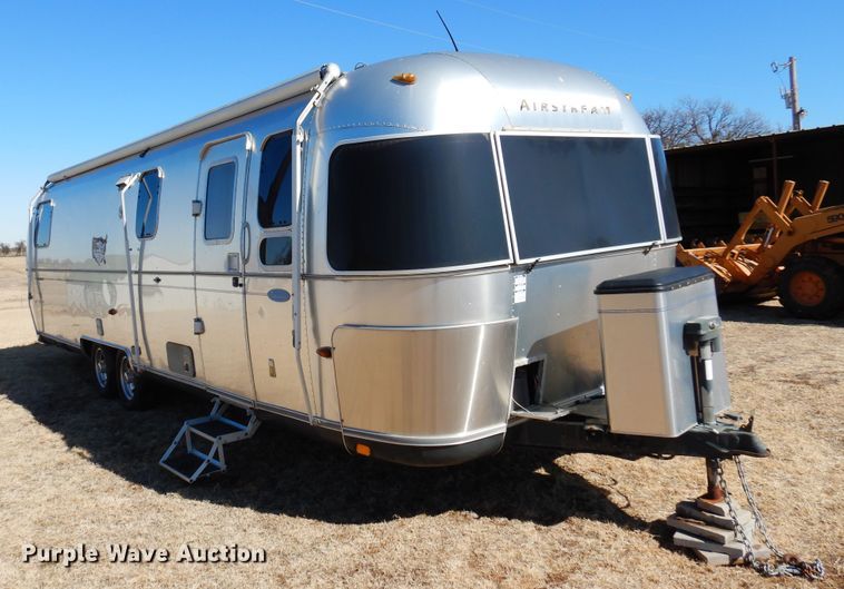 image for item DF0106 2004 Airstream  camper