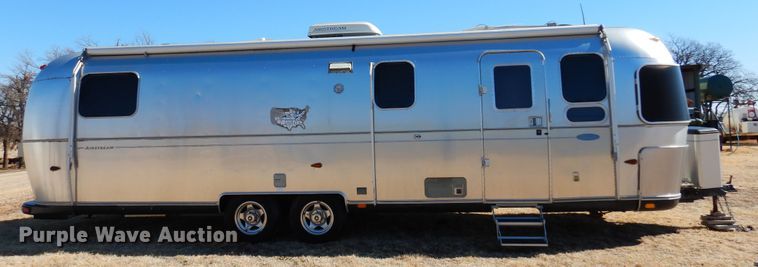 image for item DF0106 2004 Airstream  camper