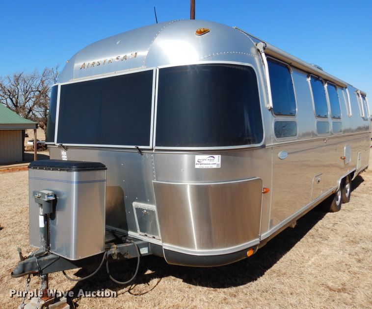 image for item DF0106 2004 Airstream  camper