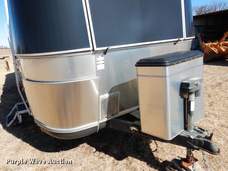 image for item DF0106 2004 Airstream  camper