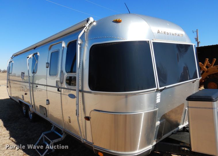 image for item DF0106 2004 Airstream  camper