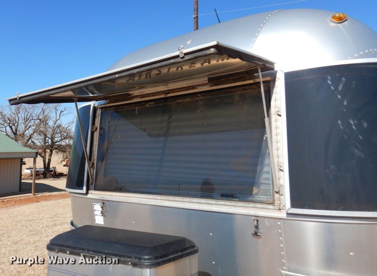 image for item DF0106 2004 Airstream  camper
