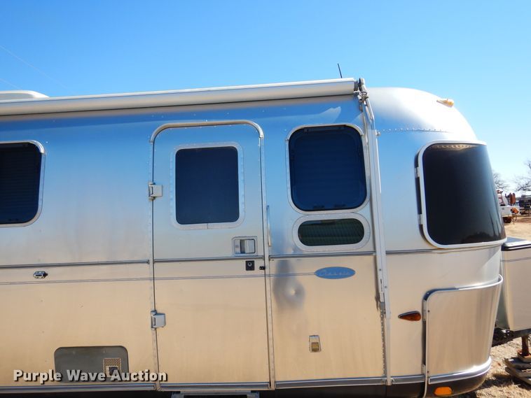image for item DF0106 2004 Airstream  camper