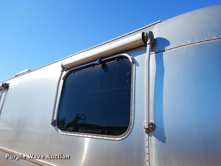 image for item DF0106 2004 Airstream  camper