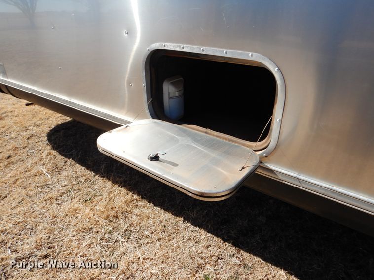 image for item DF0106 2004 Airstream  camper