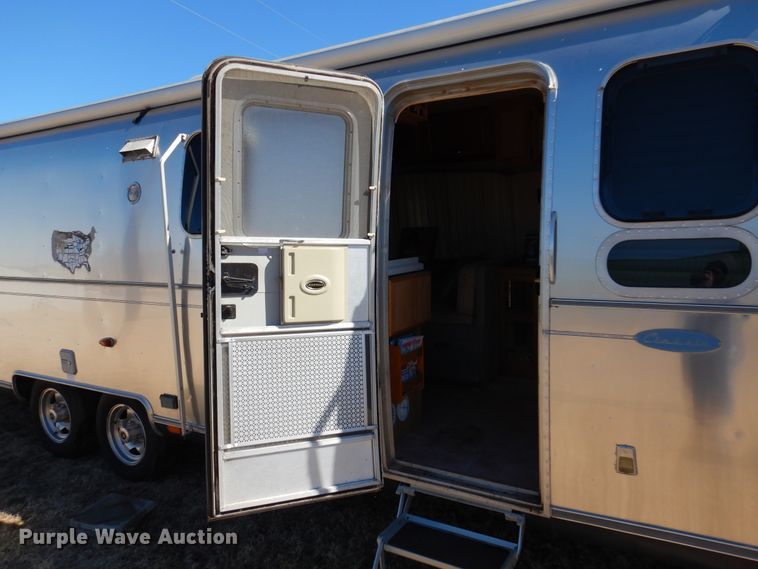 image for item DF0106 2004 Airstream  camper