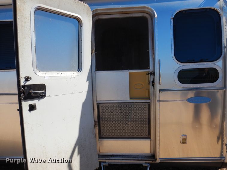 image for item DF0106 2004 Airstream  camper